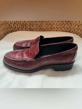 Vintage Talbots Burgundy Croc-Embossed Leather Loafers